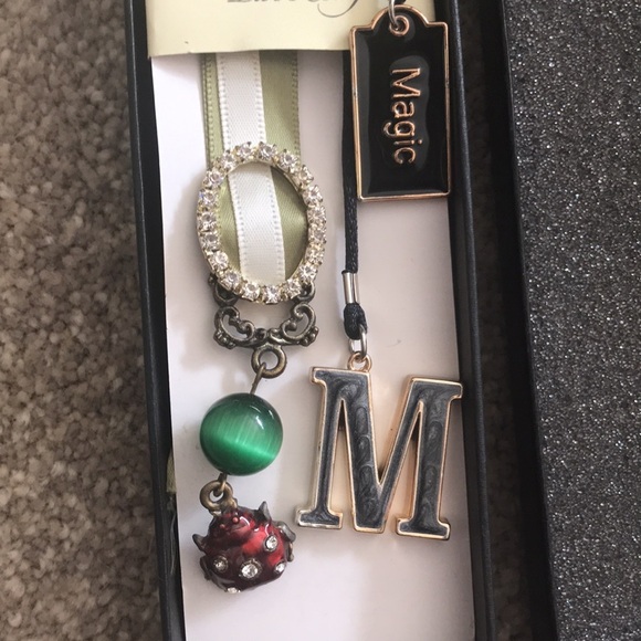 NIB Two’s Company Abbesses Austrian Crystal Ribbon Book Marks - Picture 3 of 8